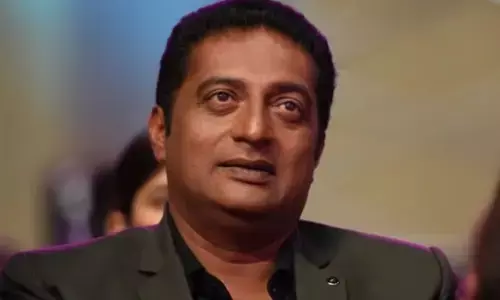 अभिनेता प्रकाश राज को ED का समन, 100 करोड़ के घोटाले से जुड़ा है मामला! अभिनेता प्रकाश राज को ED का समन, 100 करोड़ के घोटाले से जुड़ा है मामला!