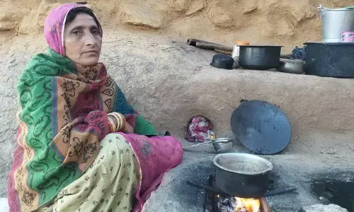 राजस्थान के सबसे ऊंचे पोलिंग बूथ शेरगांव पर कैसा है माहौल? इस चुनाव में कोई उम्मीदवार उनके गांव में नहीं आया