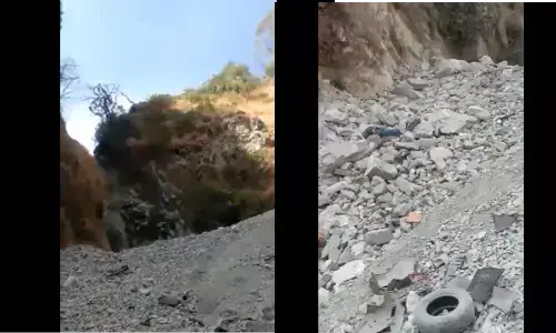 नैनीताल में कार खाई में गिरी, यूपी के पाँच युवकों की दर्दनाक मौत नैनीताल में कार खाई में गिरी, यूपी के पाँच युवकों की दर्दनाक मौत