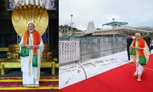 PM मोदी ने तिरुपति मंदिर में किए दर्शन, बोले-140 करोड़ भारतीयों के स्वास्थ्य के लिए प्रार्थना की, तेलंगाना में दो चुनावी रैलियों को संबोधित करेंगे PM मोदी ने तिरुपति मंदिर में किए दर्शन, बोले-140 करोड़ भारतीयों के स्वास्थ्य के लिए प्रार्थना की, तेलंगाना में दो चुनावी रैलियों को संबोधित करेंगे