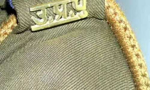 लापरवाही मे दो चौकी प्रभारी समेत 13 दरोगा लाइन हाजिर लापरवाही मे दो चौकी प्रभारी समेत 13 दरोगा लाइन हाजिर