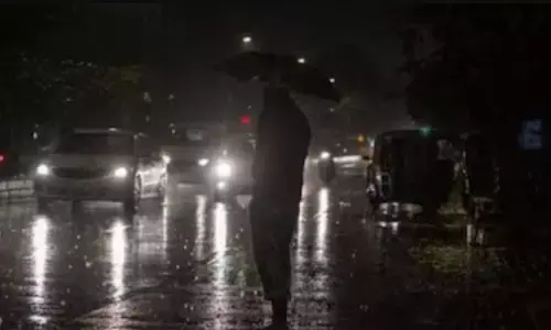 Delhi Weather : दिल्ली-एनसीआर में झमाझम बारिश से बदला मौसम, कई फ्लाइट डायवर्ट, प्रदूषण से मिलेगी राहत, ठंड के लिए हो जाएं तैयार! Delhi Weather : दिल्ली-एनसीआर में झमाझम बारिश से बदला मौसम, कई फ्लाइट डायवर्ट, प्रदूषण से मिलेगी राहत, ठंड के लिए हो जाएं तैयार!