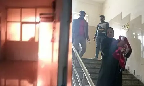 Bareilly महिला अस्पताल के SNCU में शॉर्ट सर्किट से लगी आग, बच्चे लेकर भागे मां बाप, बड़ा हादसा टला Bareilly महिला अस्पताल के SNCU में शॉर्ट सर्किट से लगी आग, बच्चे लेकर भागे मां बाप, बड़ा हादसा टला