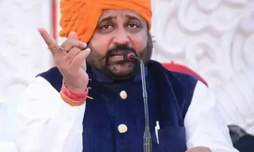 करणी सेना के प्रदेशाध्यक्ष सुखदेव सिंह गोगामेड़ी की गोली मारकर हत्या करणी सेना के प्रदेशाध्यक्ष सुखदेव सिंह गोगामेड़ी की गोली मारकर हत्या