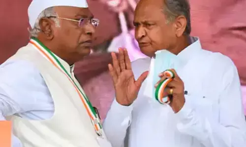 खड़गे साहब सावधान ! गहलोत आ रहे है दिल्ली, राजस्थान के सत्यानाश के बाद अब दिल्ली की बारी खड़गे साहब सावधान ! गहलोत आ रहे है दिल्ली, राजस्थान के सत्यानाश के बाद अब दिल्ली की बारी