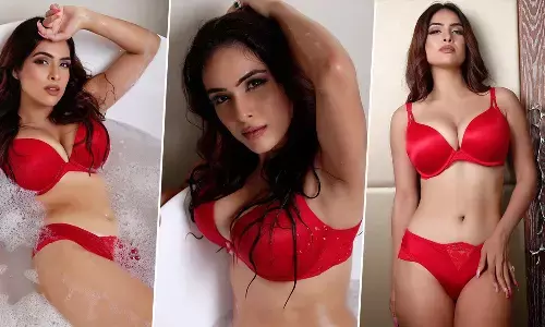 Neha Malik Sexy Video: भोजपुरी हसीना Neha Malik ने हॉट ड्रेस में दिए सेक्सी पोज, देखिये सेक्सी वीडियो Neha Malik Sexy Video: भोजपुरी हसीना Neha Malik ने हॉट ड्रेस में दिए सेक्सी पोज, देखिये सेक्सी वीडियो