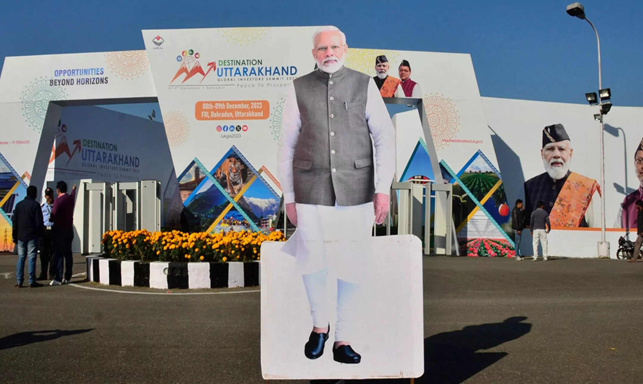 Uttarakhand Global Investors Summit: पीएम नरेंद्र मोदी ने किया इन्वेस्टर्स समिट का उद्घाटन, निवेश से विकास को मिलेगी गति Uttarakhand Global Investors Summit: पीएम नरेंद्र मोदी ने किया इन्वेस्टर्स समिट का उद्घाटन, निवेश से विकास को मिलेगी गति