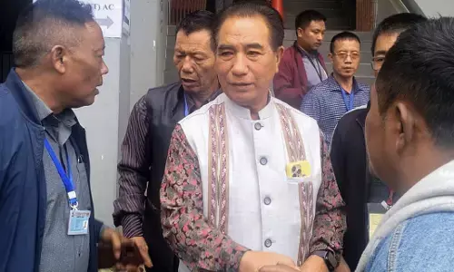 Mizoram CM Oath: मुख्यमंत्री के रूप में ZPM नेता लालदुहोमा ने सत्ता संभाली, राजभवन में गवर्नर हरि बाबू ने दिलाई शपथ Mizoram CM Oath: मुख्यमंत्री के रूप में ZPM नेता लालदुहोमा ने सत्ता संभाली, राजभवन में गवर्नर हरि बाबू ने दिलाई शपथ