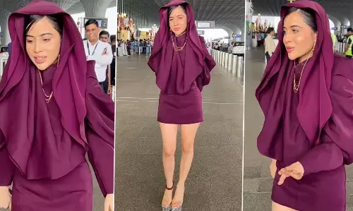 Urfi Javed Sexy Video: Urfi Javed ने पहना अनोखी स्टायल वाला आउटफिट, यूजर्स बोले - ठंड ने कुछ तो अच्छा किया (Watch Video) Urfi Javed Sexy Video: Urfi Javed ने पहना अनोखी स्टायल वाला आउटफिट, यूजर्स बोले - ठंड ने कुछ तो अच्छा किया (Watch Video)