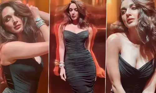 Kiara Advani Sexy Video: कियारा आडवाणी ने सेक्सी ड्रेस पहन गिराई बिजली, सेक्सी वीडियो देख फैंस का छूटा पसीना Kiara Advani Sexy Video: कियारा आडवाणी ने सेक्सी ड्रेस पहन गिराई बिजली, सेक्सी वीडियो देख फैंस का छूटा पसीना