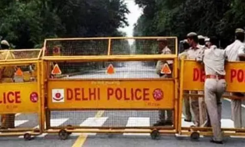 दिल्ली के VVIP इलाके में एनकाउंटर, गोलीबारी से वसंत कुंज में मची सनसनी दिल्ली के VVIP इलाके में एनकाउंटर, गोलीबारी से वसंत कुंज में मची सनसनी