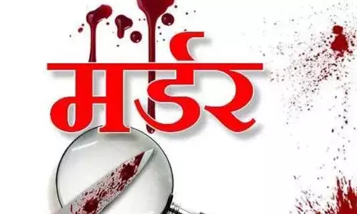 पॉलीथिन के बैग में दिखी बच्चे की लाश, और फिर मचा हड़कंप पॉलीथिन के बैग में दिखी बच्चे की लाश, और फिर मचा हड़कंप