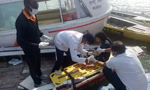 गंगा नदी में युवती को एनडीआरएफ ने बचाया गंगा नदी में युवती को एनडीआरएफ ने बचाया
