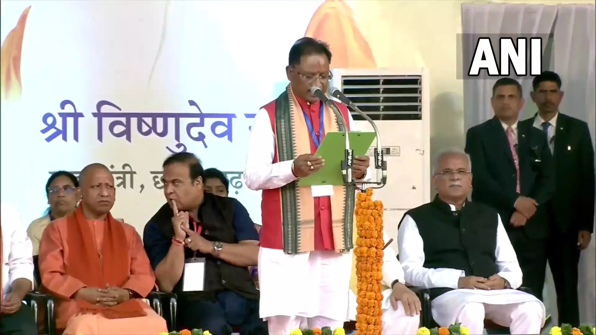 Chhattisgarh Oath Live : विष्णुदेव साय ने ली छत्तीसगढ़ के मुख्यमंत्री पद की शपथ, अरुण साव और विजय शर्मा ने डिप्टी सीएम पद की ली शपथ