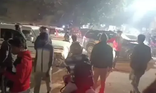 Kanpur News: यूपी के कानपुर में बेकाबू रोडवेज बस ने 7 वाहनों को टक्कर मारी, घायलों की संख्या और भीड़ देख ड्राइवर हुआ फरार Kanpur News: यूपी के कानपुर में बेकाबू रोडवेज बस ने 7 वाहनों को टक्कर मारी, घायलों की संख्या और भीड़ देख ड्राइवर हुआ फरार