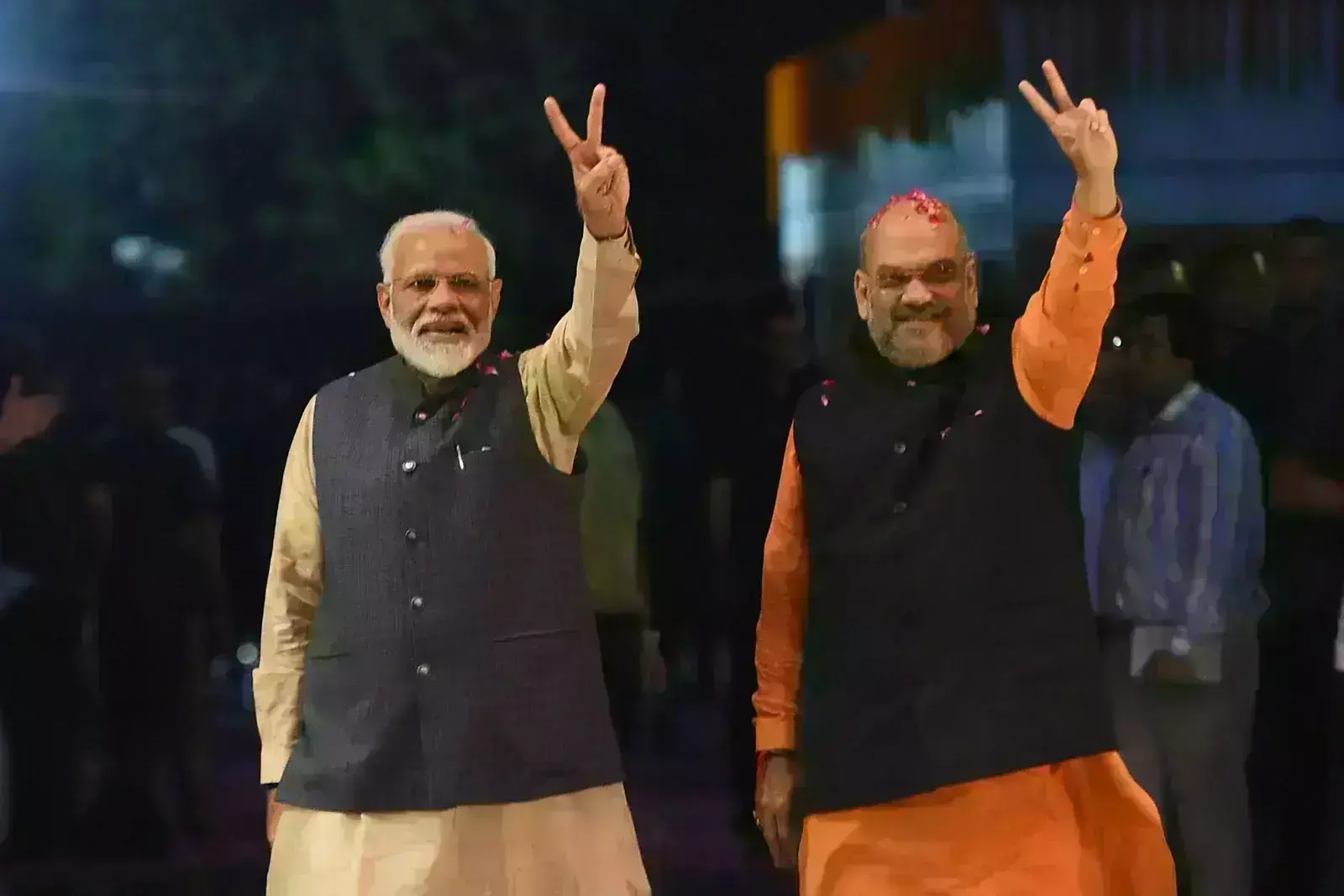 फेसबुक पर सन्नाटा है राजनीतिक विश्लेशक सदमें में, सो कॉल्ड सूत्रों के हवाले से खबरें प्लांट करने वाला मीडिया तंत्र मोदी शाह की जोड़ी के सामने फिर धरासाई! फेसबुक पर सन्नाटा है राजनीतिक विश्लेशक सदमें में, सो कॉल्ड सूत्रों के हवाले से खबरें प्लांट करने वाला मीडिया तंत्र मोदी शाह की जोड़ी के सामने फिर धरासाई!