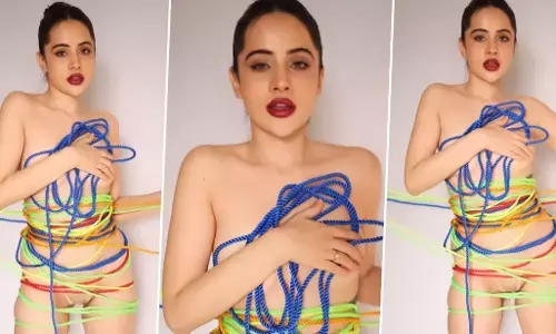 Urfi Javed Sexy Video: Urfi Javed ने रस्सी से पहन कर दिए सेक्सी पोज, Watch Urfi Sexy Video Urfi Javed Sexy Video: Urfi Javed ने रस्सी से पहन कर दिए सेक्सी पोज, Watch Urfi Sexy Video