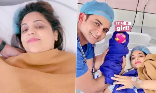 Sugandha Mishra Baby: मां बनीं कॉमेडियन सुगंधा मिश्रा, पति संकेत ने हॉस्पिटल से दिखाई बेबी गर्ल की पहली झलक Sugandha Mishra Baby: मां बनीं कॉमेडियन सुगंधा मिश्रा, पति संकेत ने हॉस्पिटल से दिखाई बेबी गर्ल की पहली झलक
