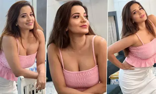 Monalisa Sexy Video: भोजपुरी स्टार Monalisa ने सेक्सी ड्रेस में बिखेरा जलवा, दिलकश अदाओं ने जीता यूजर्स का दिल Monalisa Sexy Video: भोजपुरी स्टार Monalisa ने सेक्सी ड्रेस में बिखेरा जलवा, दिलकश अदाओं ने जीता यूजर्स का दिल