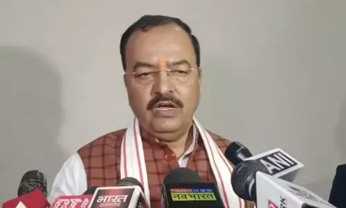 वाराणसी पहुंचे डिप्टी सीएम केशव प्रसाद मौर्य का विपक्षीय दलों पर हमला, ‘संसद मामले में राजनीतिकरण करना दुर्भाग्यपूर्ण’ वाराणसी पहुंचे डिप्टी सीएम केशव प्रसाद मौर्य का विपक्षीय दलों पर हमला, ‘संसद मामले में राजनीतिकरण करना दुर्भाग्यपूर्ण’