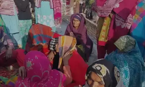 गाजियाबाद में तलवार से गला काटकर पत्नी की हत्या गाजियाबाद में तलवार से गला काटकर पत्नी की हत्या