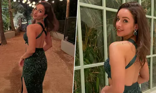 Tripti Dimri Sexy Videos: Tripti Dimri ने हॉट आउटफिट में दिए सेक्सी पोज, एक्ट्रेस की हॉटनेस देख फैंस हुए घायल