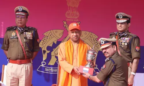 सेनानायक डॉ राजीव नारायण मिश्र को मुख्यमंत्री योगी आदित्यनाथ ने किया पुरस्कृत