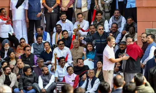 143 Opposition MPs Suspended: लोकसभा से आज फिर दो विपक्षी सांसद निलंबित, संसद से अब तक 143 सांसद हो चुके हैं सस्पेंड 143 Opposition MPs Suspended: लोकसभा से आज फिर दो विपक्षी सांसद निलंबित, संसद से अब तक 143 सांसद हो चुके हैं सस्पेंड