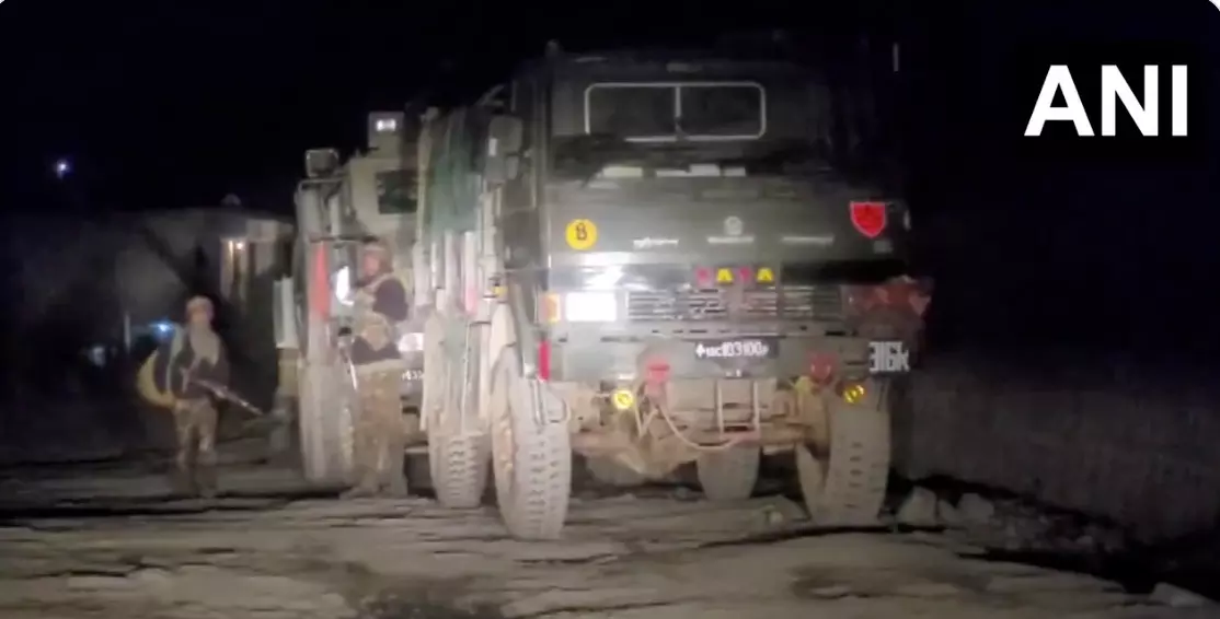 जम्मू-कश्मीर में सेना की गाड़ी पर बड़ा आतंकी हमला, 3 जवान शहीद