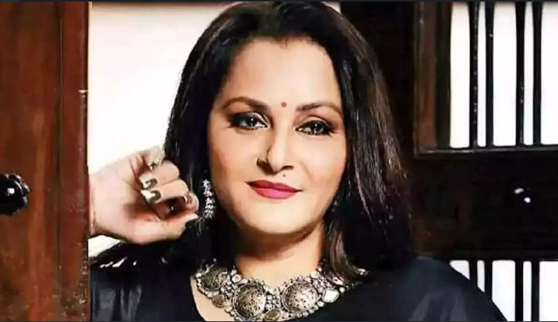 UP News: जयाप्रदा की बड़ी मुश्किलें, रामपुर SP ने बनाई स्पेशल टीम, जल्द होंगी गिरफ्तार UP News: जयाप्रदा की बड़ी मुश्किलें, रामपुर SP ने बनाई स्पेशल टीम, जल्द होंगी गिरफ्तार