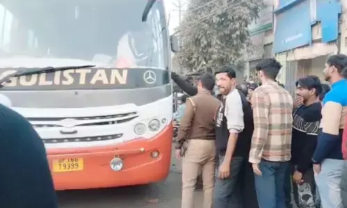 मुजफ्फरनगर : खतौली में बस की चपेट में आकर युवक की मौत