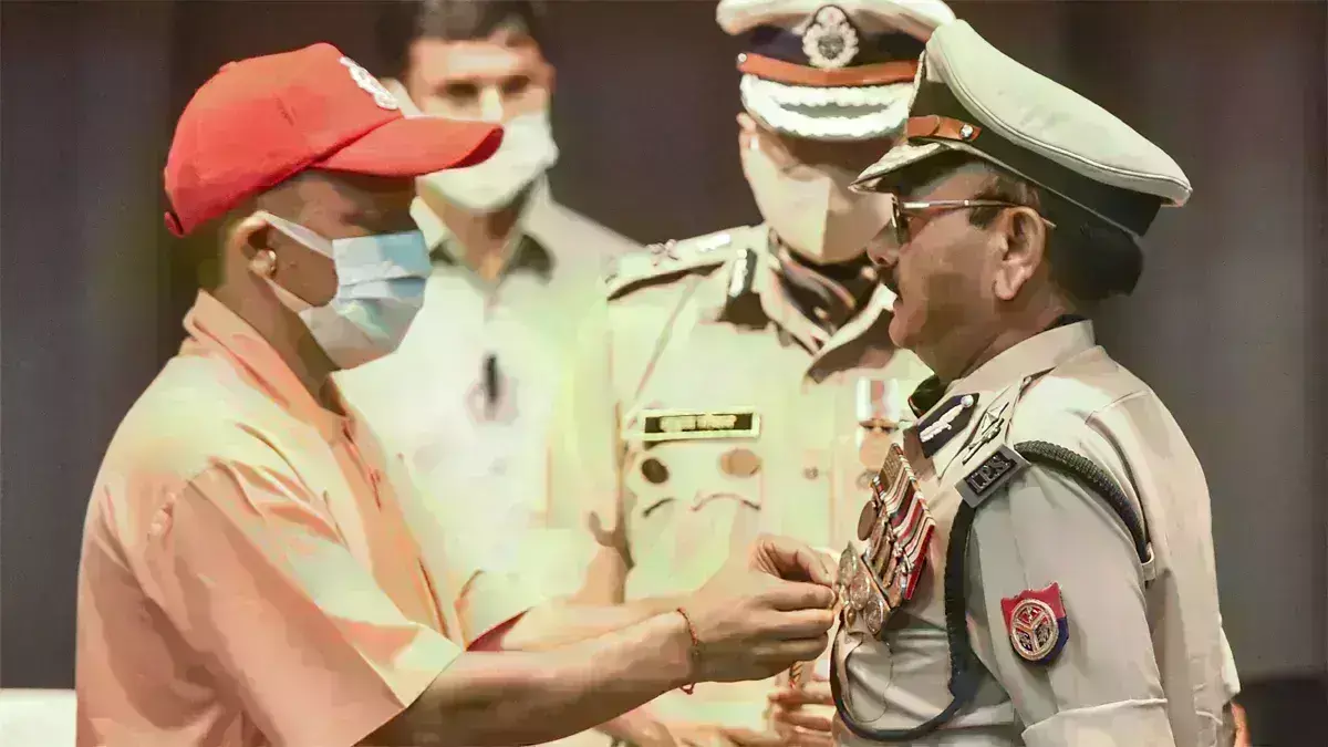 यूपी को फिर  मिलेगा कार्यवाहक डीजीपी, इन दो नामों में कोई एक बनेगा सबसे बड़ी पुलिस का मुखिया यूपी को फिर  मिलेगा कार्यवाहक डीजीपी, इन दो नामों में कोई एक बनेगा सबसे बड़ी पुलिस का मुखिया