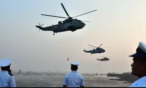 भारत आ रहे इजरायली जहाज पर हिंद महासागर में ड्रोन अटैक, ऐक्‍शन में आई नौसेना, हूती विद्रोहियों का हो सकता है हाथ!