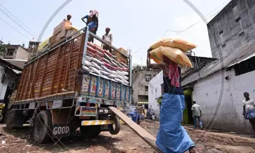 देश पर कितना कर्ज बढ़ा, 54 लाख करोड़ रुपये से दस साल में 205 लाख करोड़ रुपये कैसे हुआ?