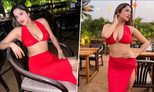 Kate Sharma Sexy Video: Kate Sharma ने बिकिनी पहन दिखाईं Sexy अदाएं, कर्वी फिगर देख फैंस ने भरी आहें Kate Sharma Sexy Video: Kate Sharma ने बिकिनी पहन दिखाईं Sexy अदाएं, कर्वी फिगर देख फैंस ने भरी आहें