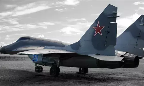 MiG-29 Fighter Jet Tyre Burst: गोवा एयरपोर्ट पर मिग 29 विमान का टायर फटा, कोई घायल नहीं MiG-29 Fighter Jet Tyre Burst: गोवा एयरपोर्ट पर मिग 29 विमान का टायर फटा, कोई घायल नहीं