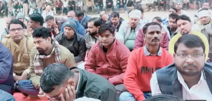 Lucknow: अनुदेशकों के ऐतिहासिक धरने का हुआ आगाज, भारी भीड़ एकत्र कर अनुदेशकों ने दिखाई एकजुटता