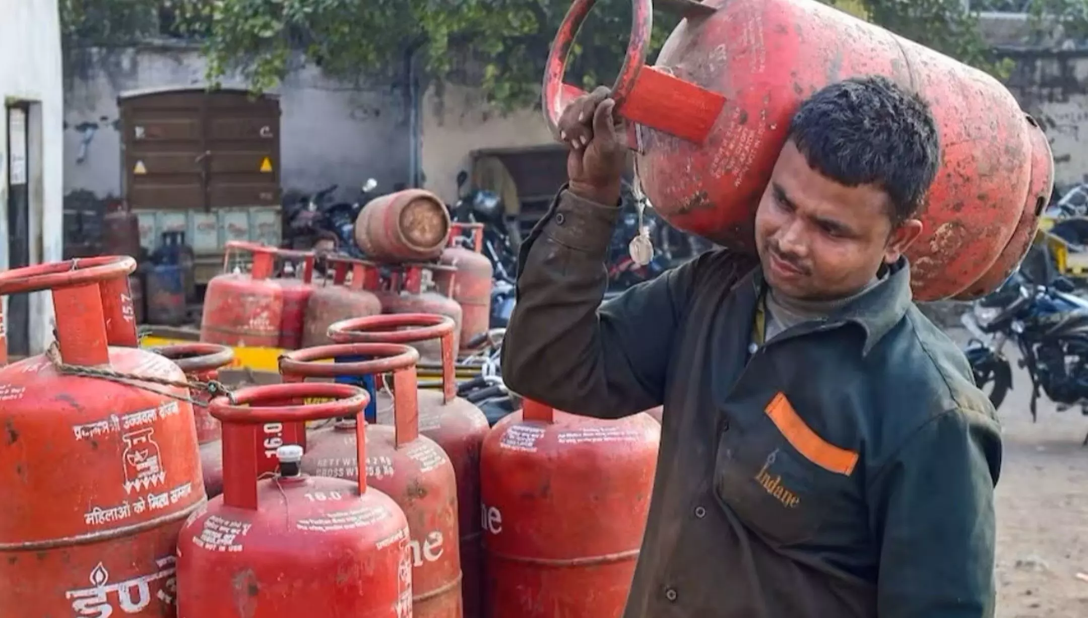 LPG Gas Price: एक जनवरी से LPG गैस सिलेंडर केवल 450 रुपये में, राजस्थान सरकार की बड़ी घोषणा