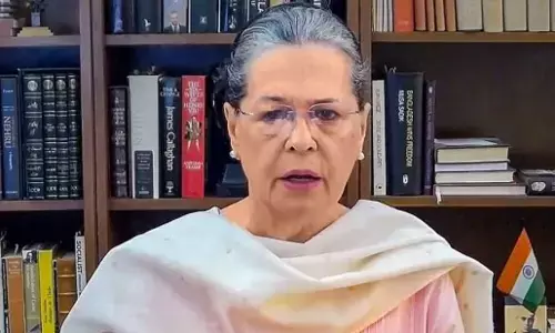 Sonia Ghandhi News: सोनिया गांधी और खड़गे राम मंदिर उद्घाटन में शामिल होंगे या नहीं? कांग्रेस ने दिया अपडेट Sonia Ghandhi News: सोनिया गांधी और खड़गे राम मंदिर उद्घाटन में शामिल होंगे या नहीं? कांग्रेस ने दिया अपडेट