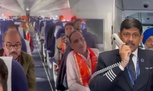 Delhi to Ayodhya first flight: ‘जय श्री राम’ के नारे के साथ दिल्ली से अयोध्या के लिए रवाना हुई पहली फ्लाइट Delhi to Ayodhya first flight: ‘जय श्री राम’ के नारे के साथ दिल्ली से अयोध्या के लिए रवाना हुई पहली फ्लाइट