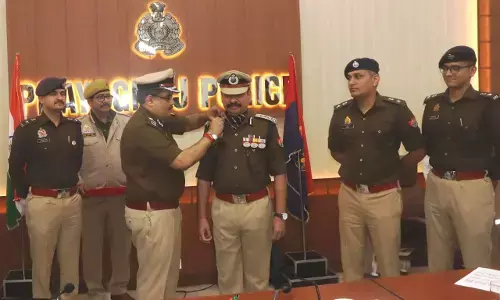 IPS राजीव नारायण और IPS चिराग जैन के प्रमोशन पर पिपिंग सेरेमनी का हुआ आयोजन IPS राजीव नारायण और IPS चिराग जैन के प्रमोशन पर पिपिंग सेरेमनी का हुआ आयोजन