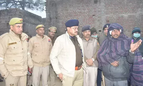 जब घर में नहीं मिली बेटी तो पिता ने ढूंढा प्रेमी संग मिली, फिर दी ऐसी खौफनाक सजा कि रूह कांप जाए, फिर थाने में किया सरेंडर! जब घर में नहीं मिली बेटी तो पिता ने ढूंढा प्रेमी संग मिली, फिर दी ऐसी खौफनाक सजा कि रूह कांप जाए, फिर थाने में किया सरेंडर!