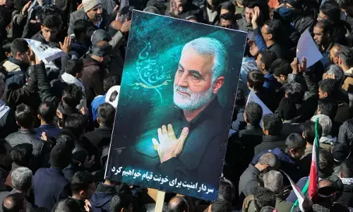 Iran blasts News : ईरान में धमाके, अब तक 73 की मौत; पूर्व ईरानी जनरल कासिम सुलेमानी की बरसी पर जुटे थे लोग