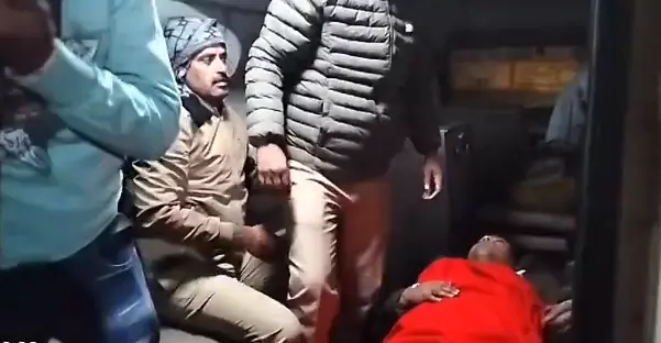 कासगंज में थाना प्रभारी को गोली मारने के मामले में पुलिस ने की कार्रवाई, 14 नामजद समेत 19 लोगों पर FIR दर्ज