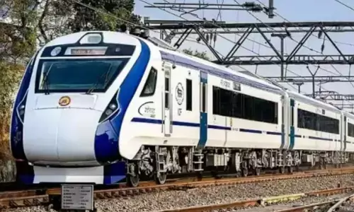 Vande Bharat Train : आज से पटरी पर दौड़ेगी अयोध्या-दिल्ली वंदे भारत ट्रेन, ये होगा शेड्यूल Vande Bharat Train : आज से पटरी पर दौड़ेगी अयोध्या-दिल्ली वंदे भारत ट्रेन, ये होगा शेड्यूल