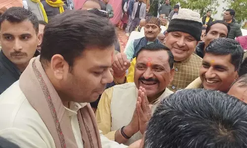 शिक्षामित्रों के नेता शिवकुमार शुक्ला बोले, जल्द मिलेगी शिक्षा मित्रों को ये खुशखबरी शिक्षामित्रों के नेता शिवकुमार शुक्ला बोले, जल्द मिलेगी शिक्षा मित्रों को ये खुशखबरी