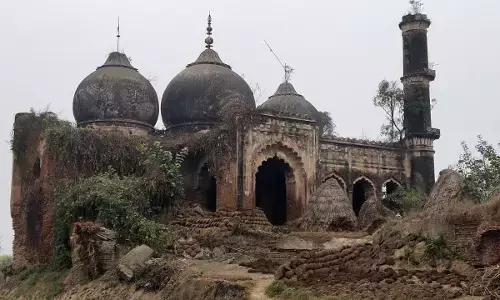 UP NEWS: 400 साल पुराना  खंडहर बने किले में नमाज पढ़कर माहौल खराब करने का कोशिश पुलिस ने गिरफ्तार कर भेजा आरोपी को जेल UP NEWS: 400 साल पुराना  खंडहर बने किले में नमाज पढ़कर माहौल खराब करने का कोशिश पुलिस ने गिरफ्तार कर भेजा आरोपी को जेल