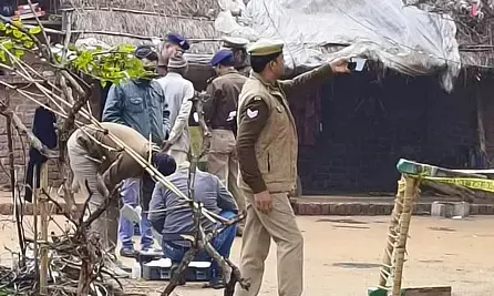 UP NEWS: दंपती की फावड़े से काटकर नृशंस हत्या, घर के बाहर पड़े थे शव UP NEWS: दंपती की फावड़े से काटकर नृशंस हत्या, घर के बाहर पड़े थे शव