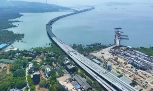 Longest Sea Bridge: मुंबई ट्रांस हार्बर लिंक पर बाइक-ऑटो रिक्शा की नो एंट्री, 4-व्हीलर के लिए स्पीड लिमिट फिक्स Longest Sea Bridge: मुंबई ट्रांस हार्बर लिंक पर बाइक-ऑटो रिक्शा की नो एंट्री, 4-व्हीलर के लिए स्पीड लिमिट फिक्स