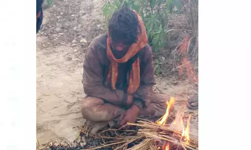 लहूलुहान हालत में सड़क किनारे मिला युवक, चाकू से हमला कर बाइक भी उठा ले गए हमलावर!